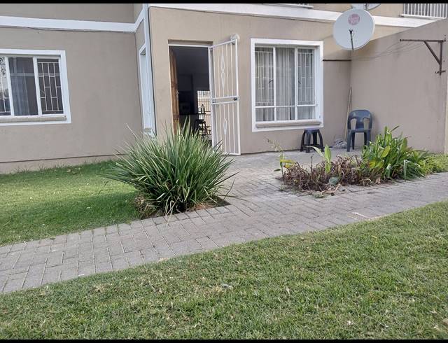 2 BEDROOM SECTIONAL TITLE FOR SALE IN COMET